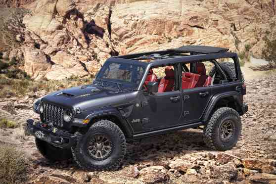 Jeep just dropped a 392 HEMI V8 on the Wrangler image
