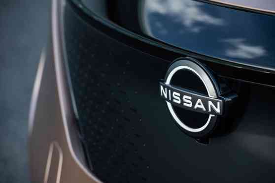 Nissan has now started using their new minimalist logo image