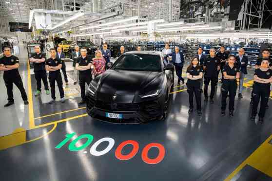10,000th Lamborghini Urus rolls off the factory image
