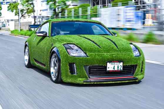 This wrapped Nissan 350Z is just plain "grassy" image