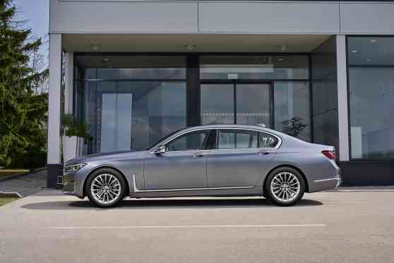 BMW PH launches 2021 7 Series with 2.0L turbo, 3.0L plug-in hybrid image