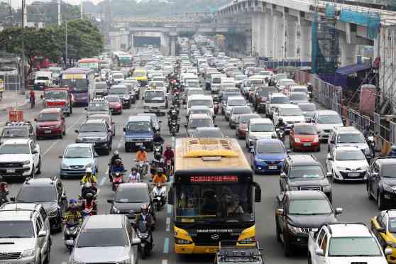 MMDA: Number coding to resume once public transport normalizes image
