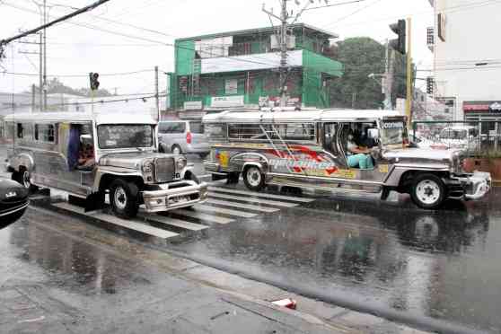 Expect heavier traffic as 1,000 jeepneys restart operations image