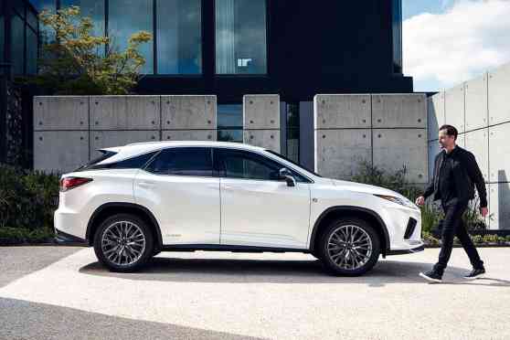 Lexus PH offering 10 models with 0% interest this month image