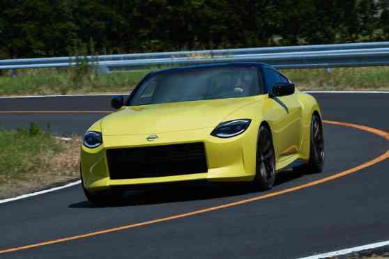 Nissan reveals retro Z Proto with twin turbo V6 image
