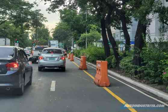 San Juan puts up bicycle, motorcycle lanes along Ortigas Avenue image