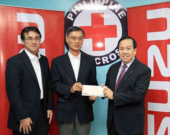Isuzu Philippines donates to Japan Calamity Fund image
