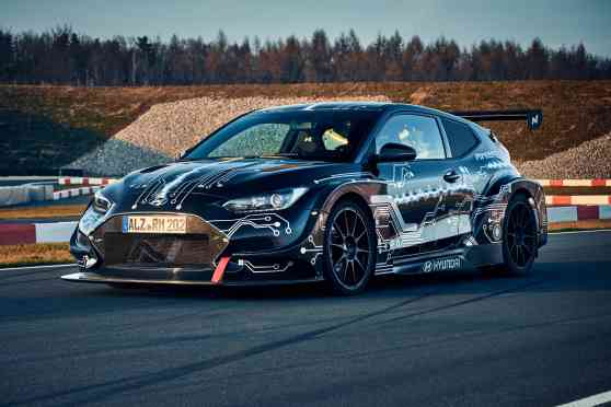 Hyundai is testing mid-motor RWD EV with RM20e prototype image