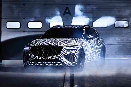 Genesis is teasing us with new midsize SUV called GV70 image