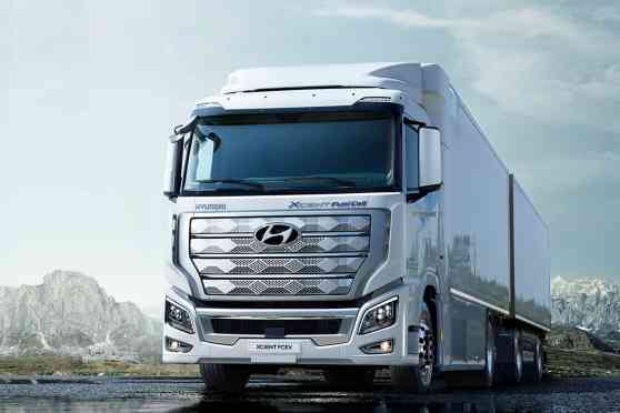 Hyundai Xcient truck can go 400 km on 32 kg of hydrogen image
