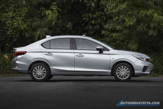 Side-By-Side Spec Check: 2020 vs 2021 Honda City sedan image