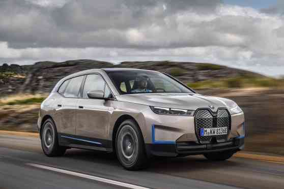 Yes, even the 2022 BMW iX EV gets that huge grille image