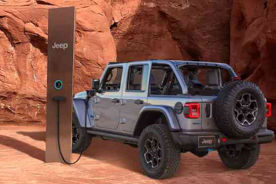Jeep thinks mysterious monolith is an alien charging station image