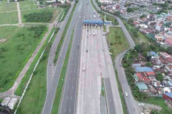 This is what NLEX toll plazas in Valenzuela look right now image