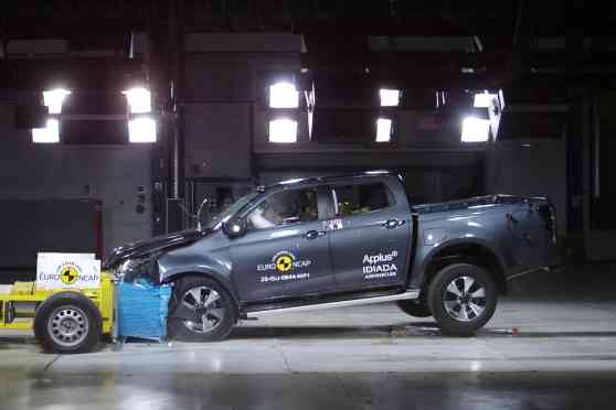 2021 Isuzu D-Max aces one of world's toughest crash tests image