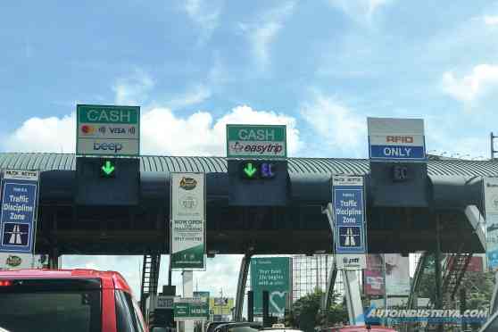 Should expressways start using tap-and-go card system again? image