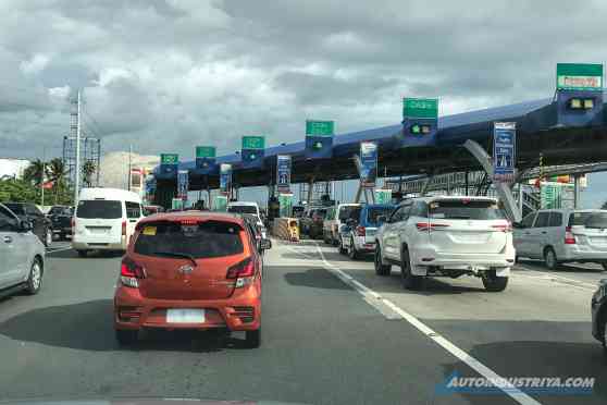 NLEX brings back cash lanes in toll plazas for the holidays image