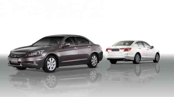 Honda reveals revised 2011 Accord image