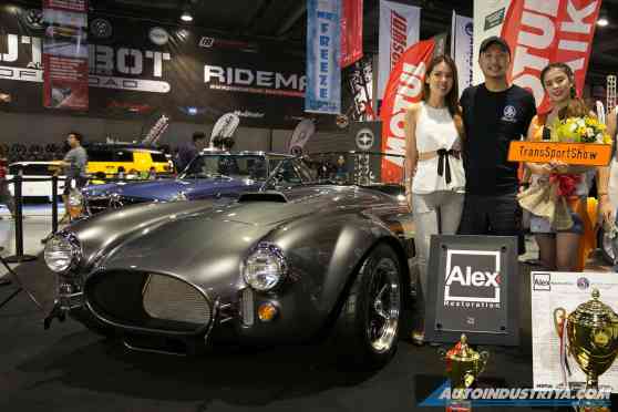 Lawmaker wants to allow imports of vintage, RHD cars image