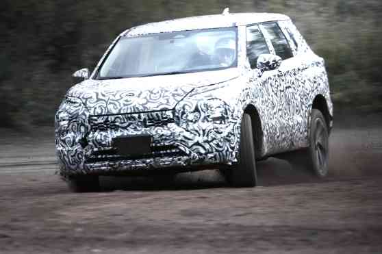 Mitsubishi says next-gen Outlander can off-road like the Pajero image