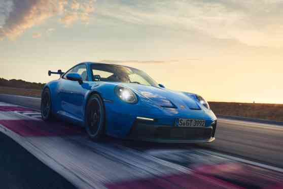 New 2021 Porsche 911 GT3 breaks Nurburgring 7-minute barrier image