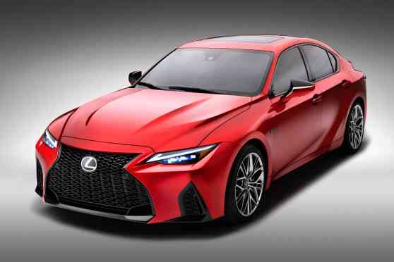 2022 Lexus IS 500 packs a meaty V8 in the age of turbos image