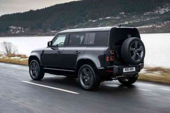 Land Rover building a longer, 3-row version of Defender image