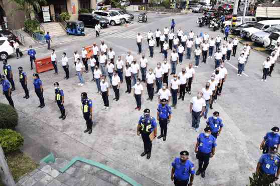 MMDA boosts manpower with 300 newly-hired traffic aides image