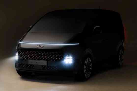 This is your first (official) look at the next-gen Hyundai Starex image