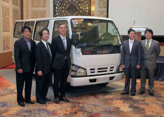 Isuzu and Centro launch NHR-based i-Van image