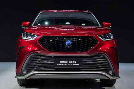 Toyota's new Crown SUV is a Highlander in disguise image