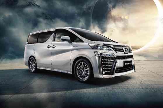 Toyota also slapped a Crown badge on the Vellfire image