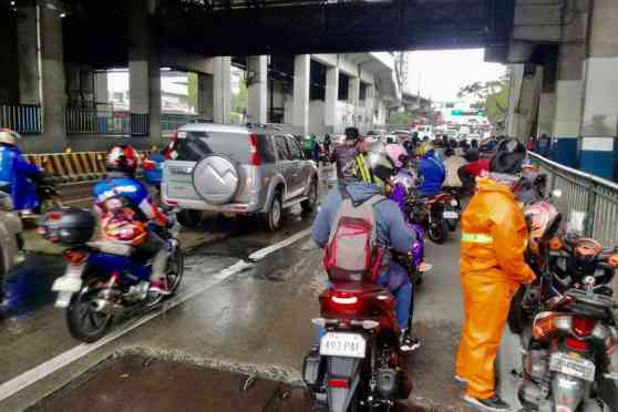 Nebrija to riders: Don't block EDSA when it rains image