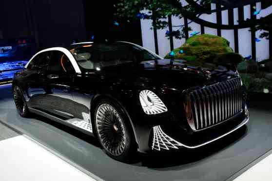 Hongqi L-Concept is a stately sedan with a chandelier inside image