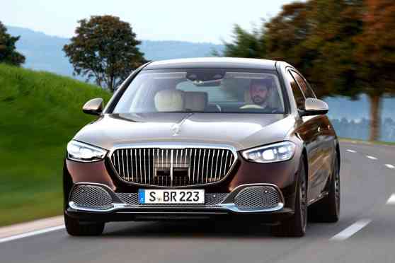 2021 Mercedes-Maybach S680 says long live the V12 image