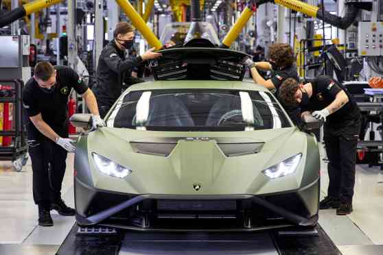 All Lamborghini models to be electrified by 2024 image