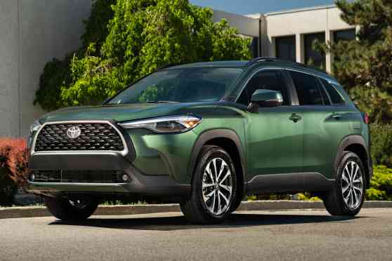 2021 Toyota Corolla Cross: PH spec vs US spec image