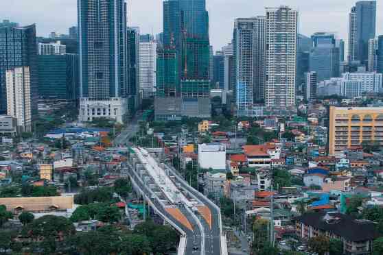 Villar: Viaduct connecting Makati with BGC to open this Sept image