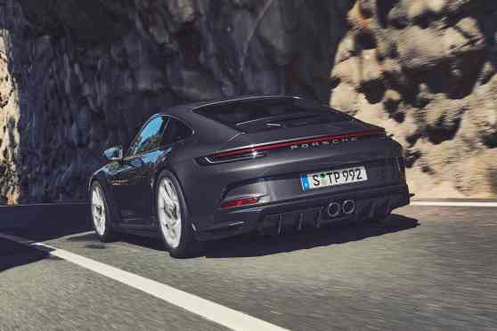 510 HP Porsche 911 GT3 Touring looks better without a wing image