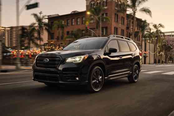 2022 Subaru Ascent goes black image