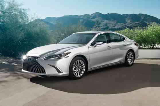 Lexus PH opens order books for 2022 ES sedan image