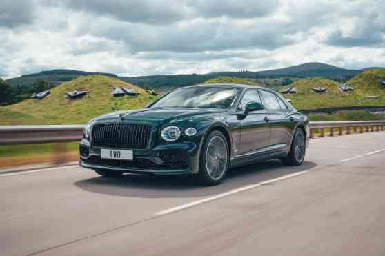 2022 Flying Spur Hybrid is the most-efficient Bentley yet image