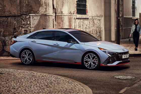 2022 Hyundai Elantra N wants to take on Civic Type R image