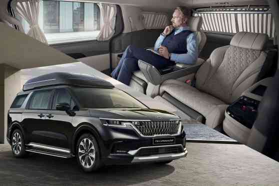Kia has 4-seat limo version of 2022 Carnival image