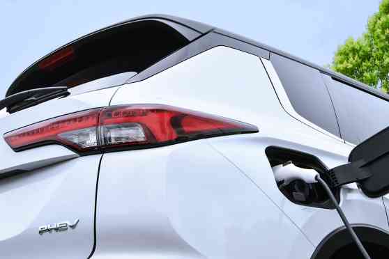 All-new Mitsubishi Outlander PHEV will have 7 seats image