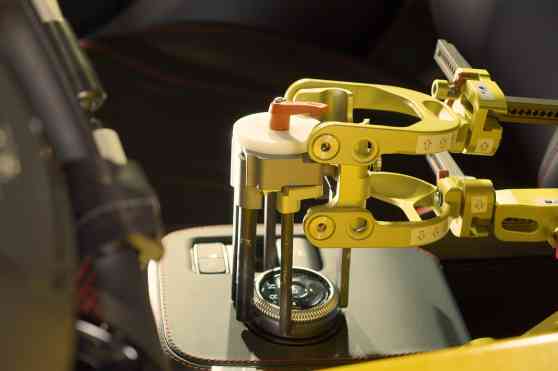 Ford hires robot test drivers for extreme weather testing image