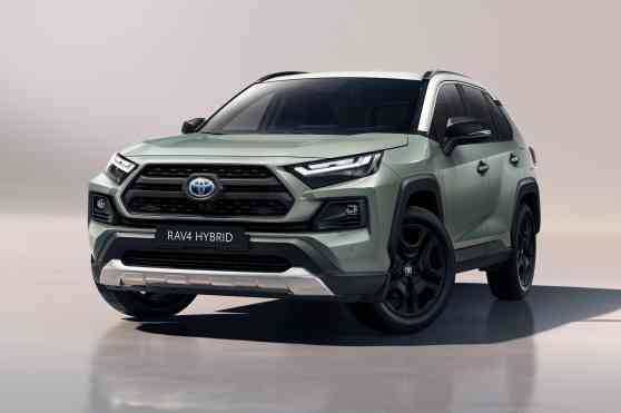 This rugged Toyota RAV4 is ready to go off-road image