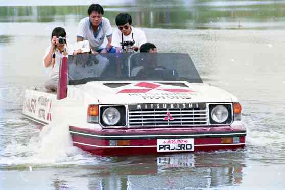 El Lago: When Mitsubishi built an amphibious Pajero image