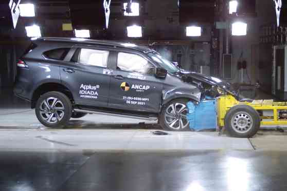 Watch: Check out how 2022 Isuzu mu-X got 5-star safety image