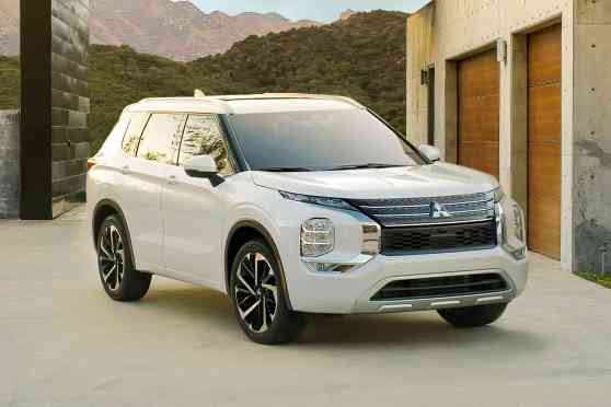 Mitsubishi says 2022 Outlander PHEV will have better handling image